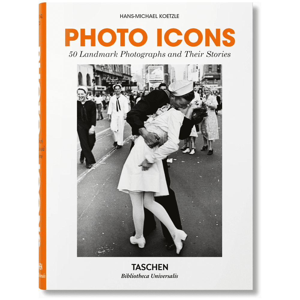 Книга на английском языке "Photo Icons. 50 Landmark Photographs and Their Stories" 