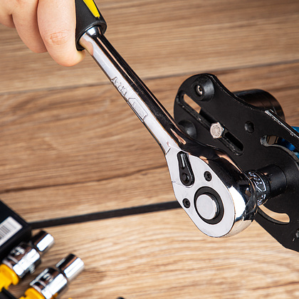 Набор торцевых ключей Deli "EDL2012T", 12 предметов, 10-24 мм, желтый, серебристый - 5