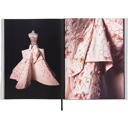 Книга на английском языке "Christian Dior", Oriole Cullen, Connie Karol Burks - 6