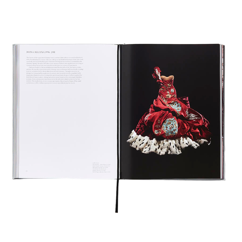Книга на английском языке "Christian Dior", Oriole Cullen, Connie Karol Burks - 7